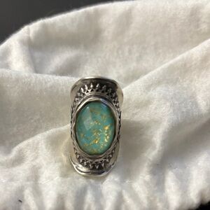 Elegant Silver and Blue/Green Doublet Stone